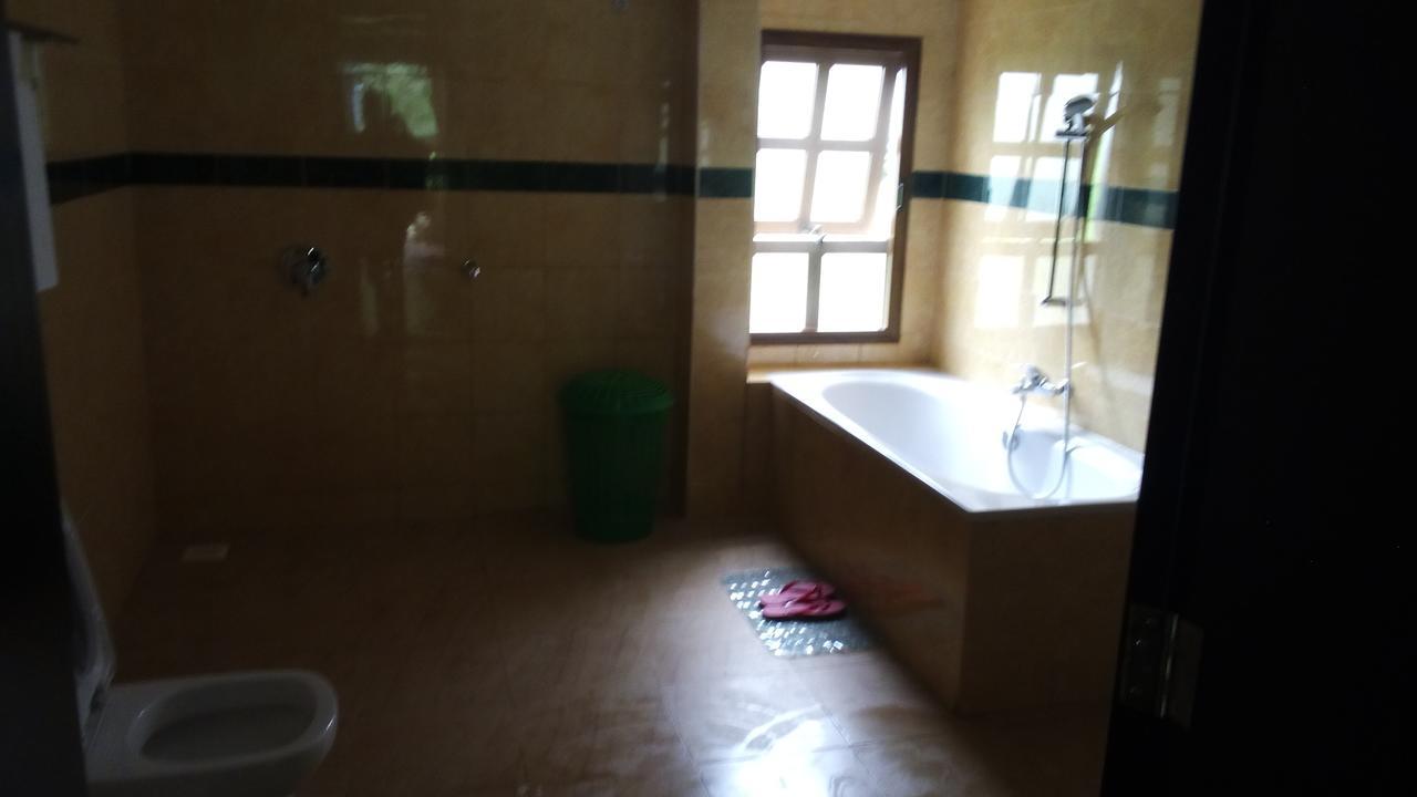 White Horse Inn Kabale Esterno foto
