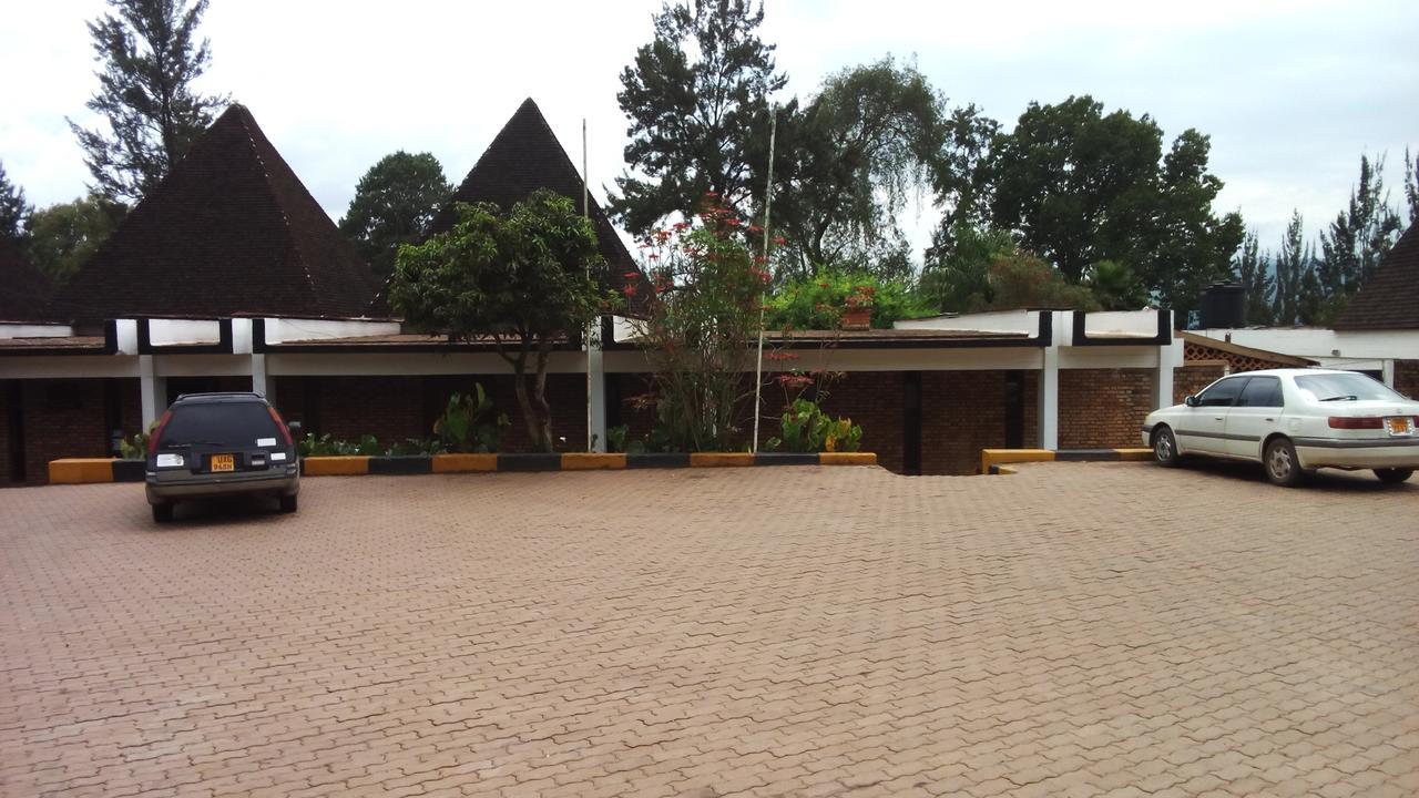 White Horse Inn Kabale Esterno foto