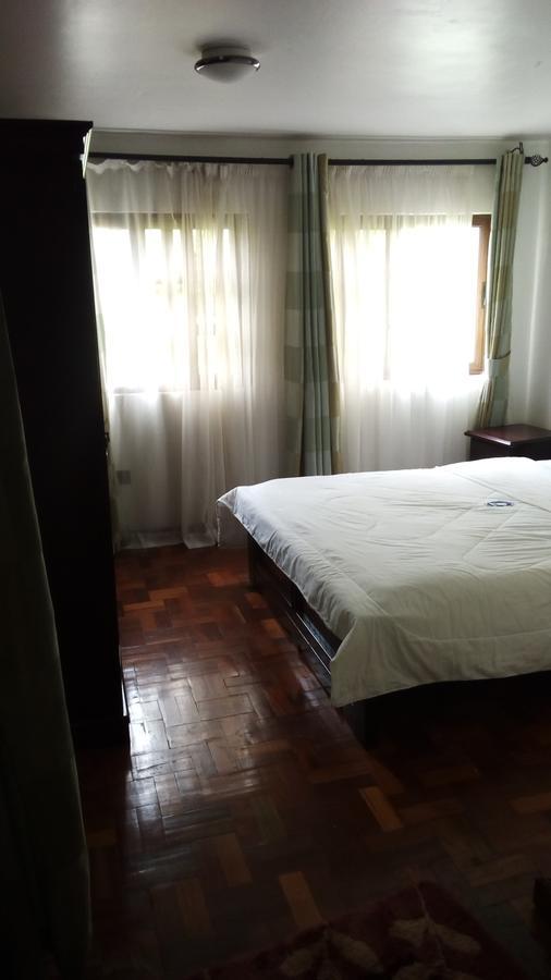 White Horse Inn Kabale Esterno foto