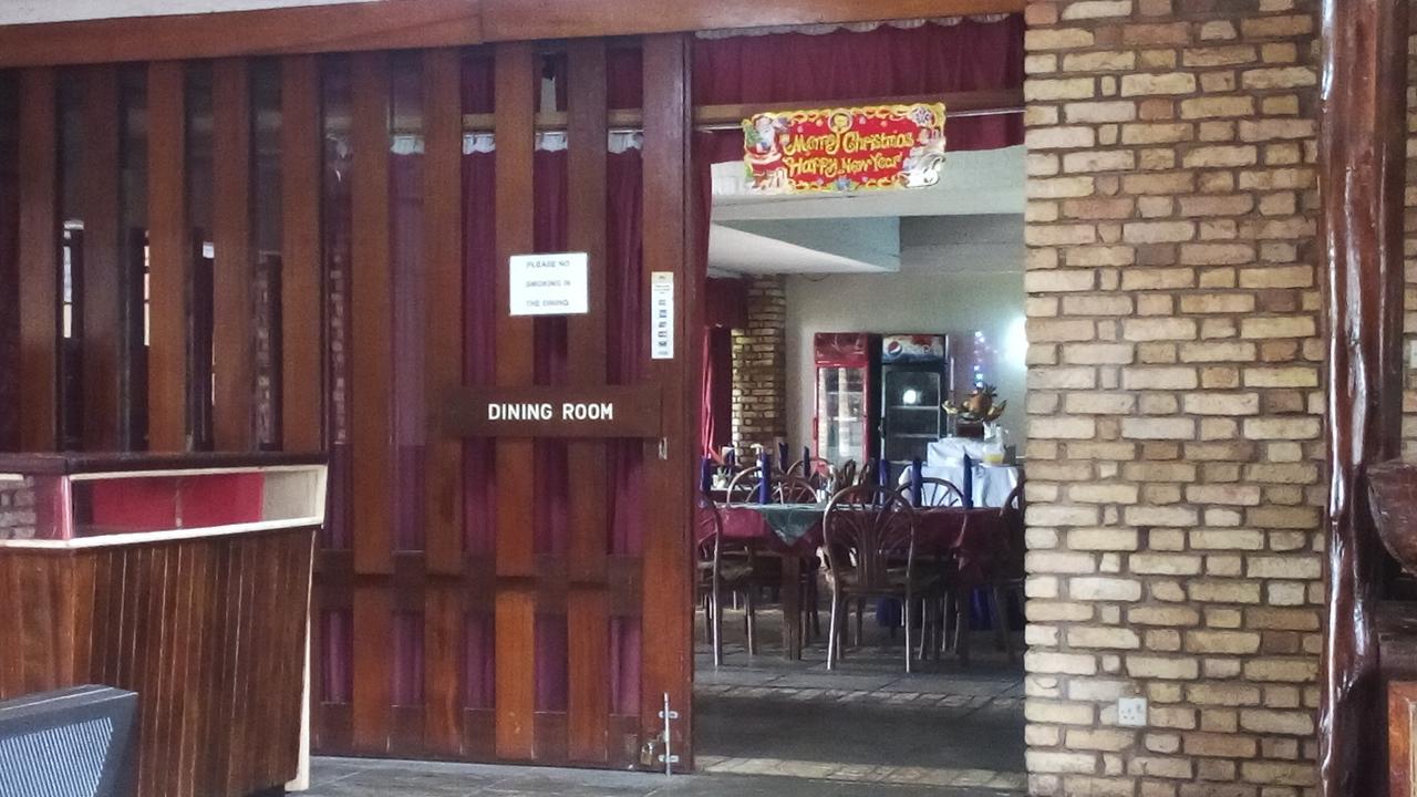 White Horse Inn Kabale Esterno foto