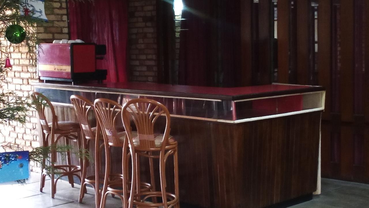White Horse Inn Kabale Esterno foto